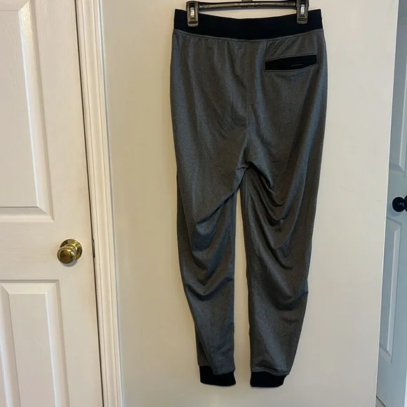 Men’s Under Armour Joggers - Picture 12 of 13